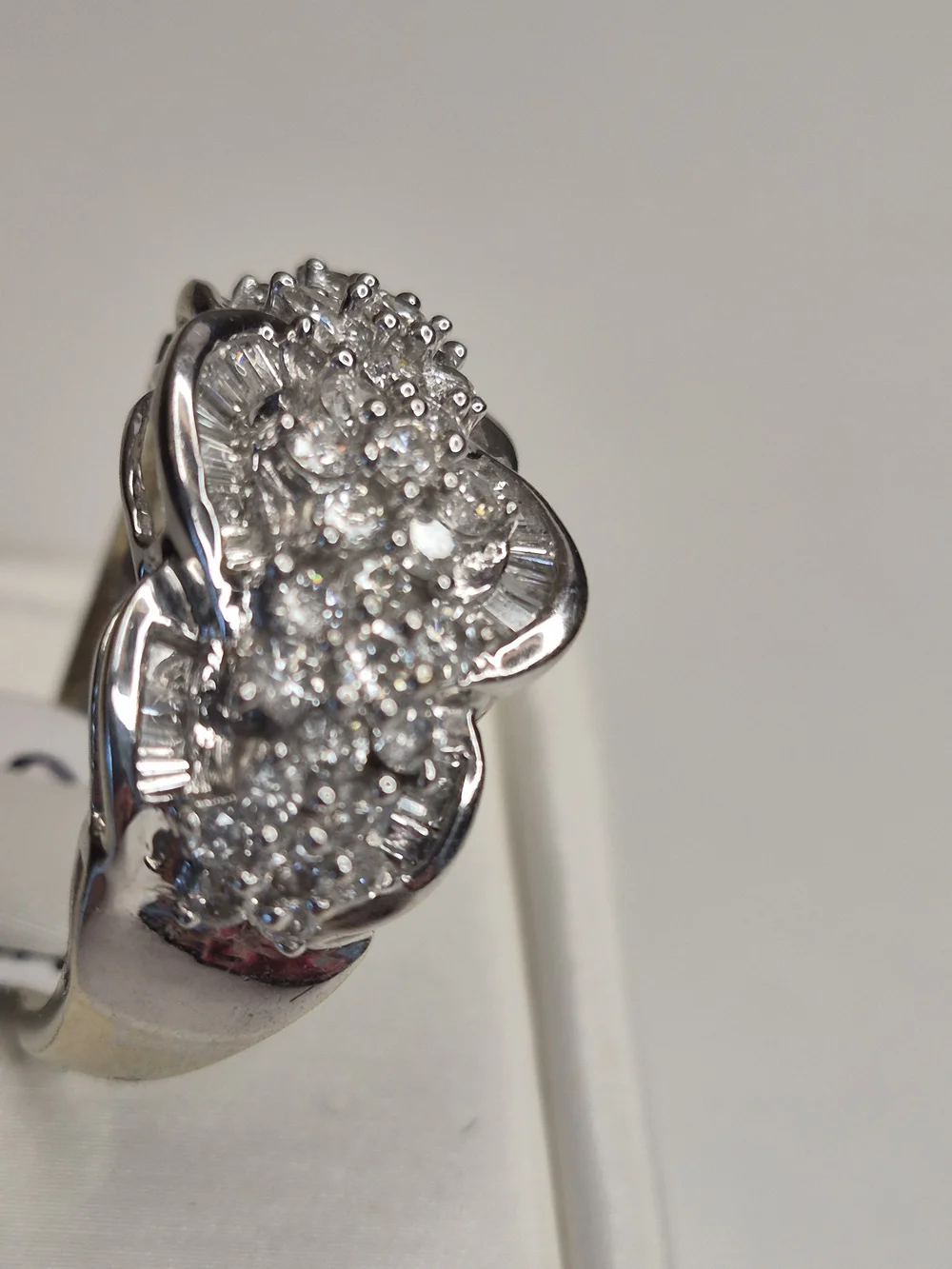 14kwg 1.5ct TW Natural Diamond Size 9 Ring with $5100 GIA GG Appraisal. 6.2g